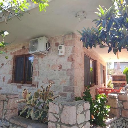 קסאמיל Altin Skrapari Guesthouse מראה חיצוני תמונה
