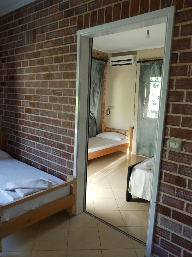 קסאמיל Altin Skrapari Guesthouse מראה חיצוני תמונה