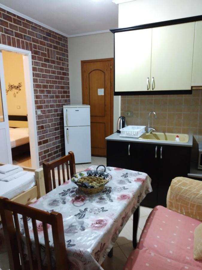 קסאמיל Altin Skrapari Guesthouse מראה חיצוני תמונה