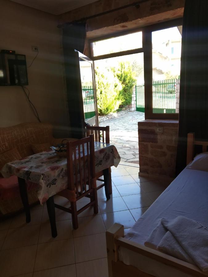 קסאמיל Altin Skrapari Guesthouse מראה חיצוני תמונה