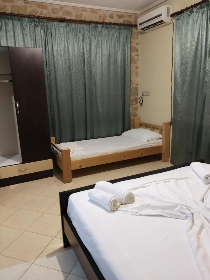 קסאמיל Altin Skrapari Guesthouse מראה חיצוני תמונה