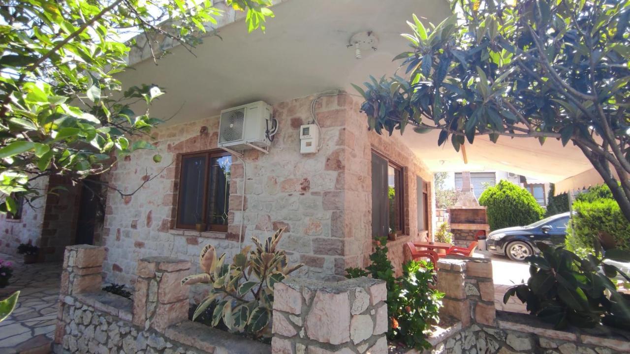 קסאמיל Altin Skrapari Guesthouse מראה חיצוני תמונה