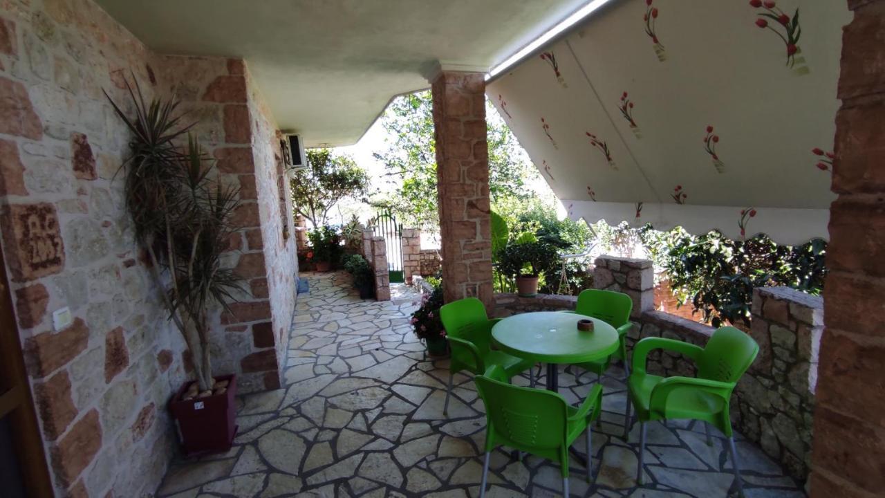 קסאמיל Altin Skrapari Guesthouse מראה חיצוני תמונה