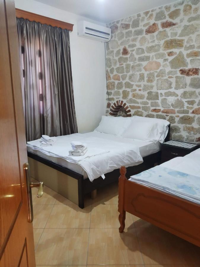 קסאמיל Altin Skrapari Guesthouse מראה חיצוני תמונה