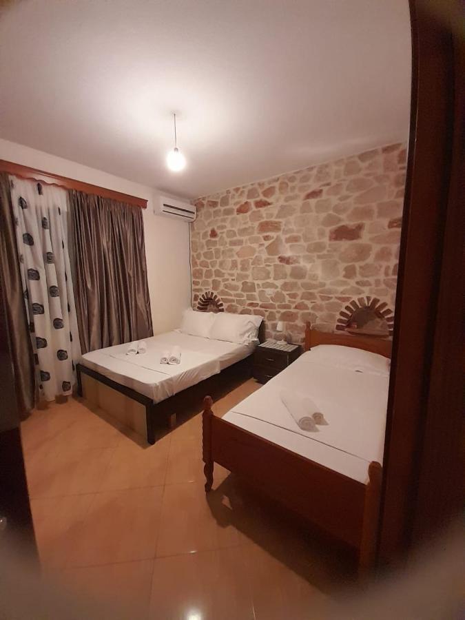 קסאמיל Altin Skrapari Guesthouse חדר תמונה