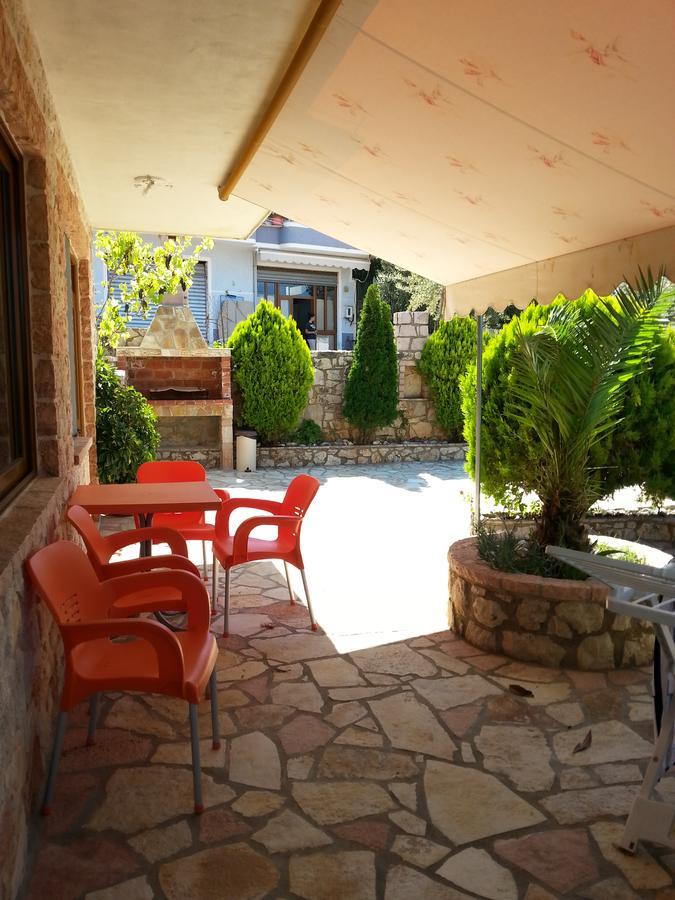 קסאמיל Altin Skrapari Guesthouse מראה חיצוני תמונה