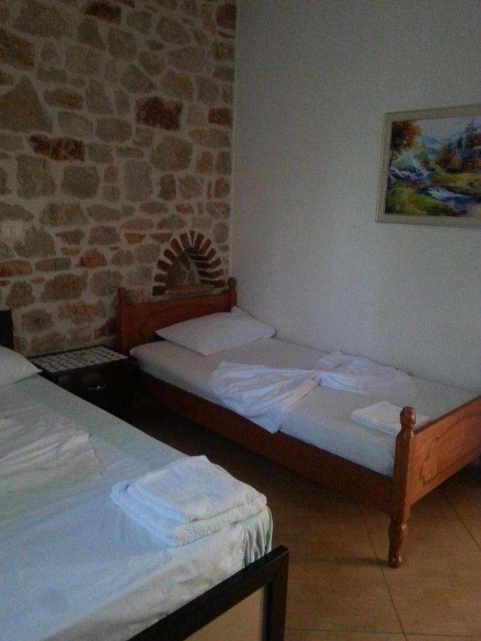 קסאמיל Altin Skrapari Guesthouse מראה חיצוני תמונה