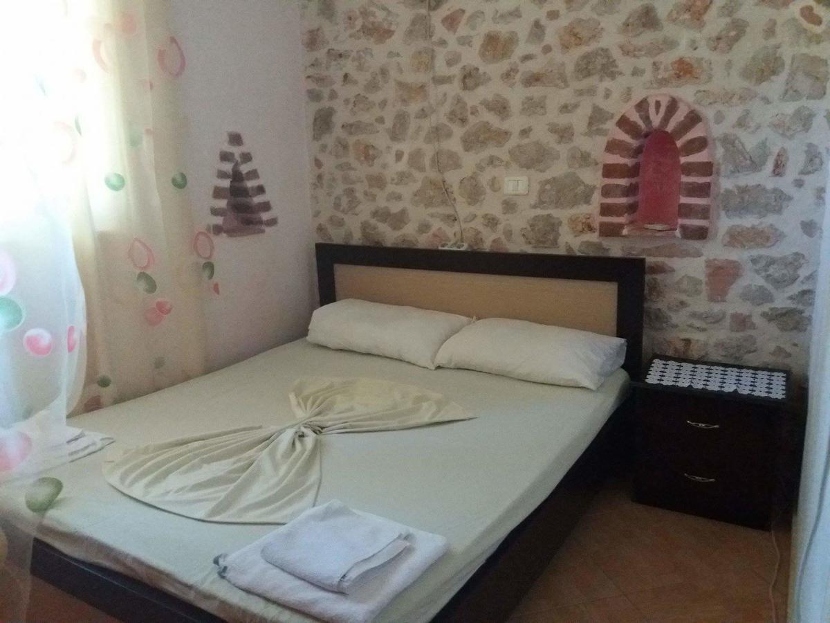 קסאמיל Altin Skrapari Guesthouse מראה חיצוני תמונה