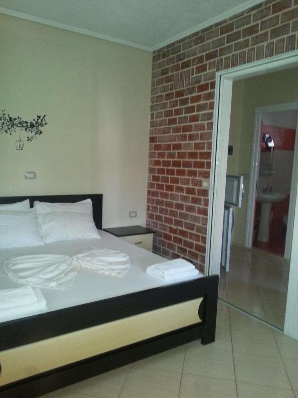קסאמיל Altin Skrapari Guesthouse מראה חיצוני תמונה