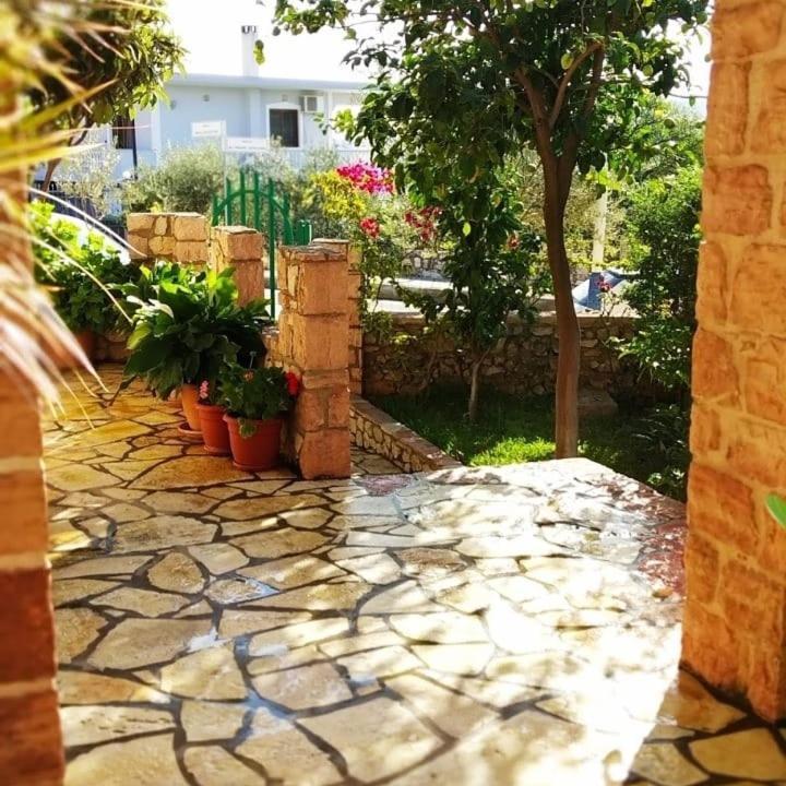 קסאמיל Altin Skrapari Guesthouse מראה חיצוני תמונה